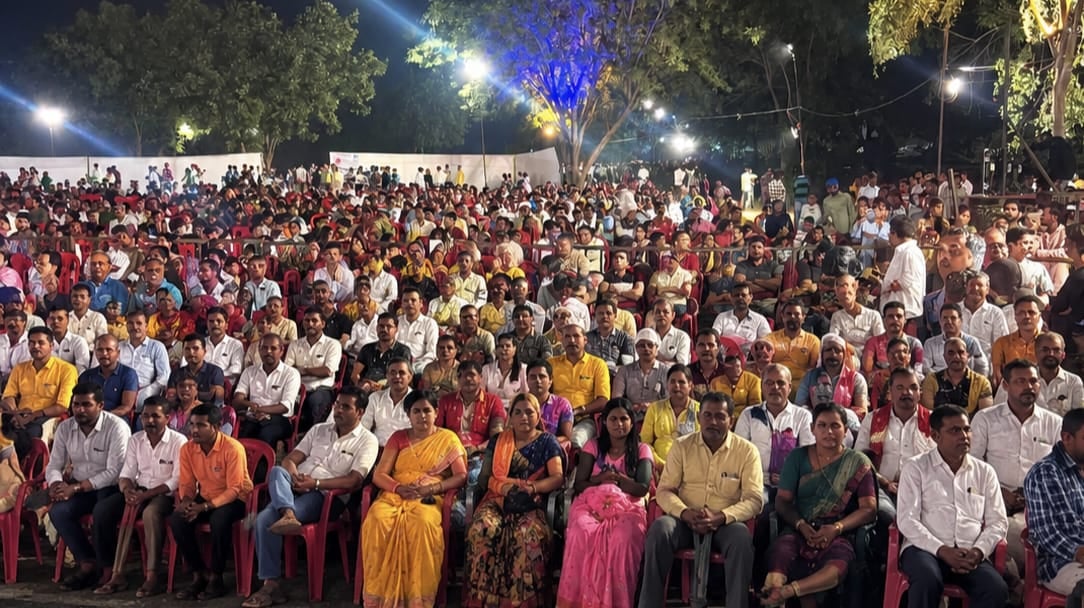 26 सीकेटीपी-14- रंगारंग कार्यक्रम प्रस्तुत करते कलाकार।  संवाद