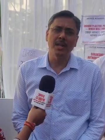 अपनी मांगों को लेकर प्रदर्शन करते जेपी के बायर्स इस दौरान पहुंचे विधायक तेजपाल नागर अपनी मांगों को लेकर प्रदर्शन करते जेपी के बायर्स इस दौरान पहुंचे विधायक तेजपाल नागर