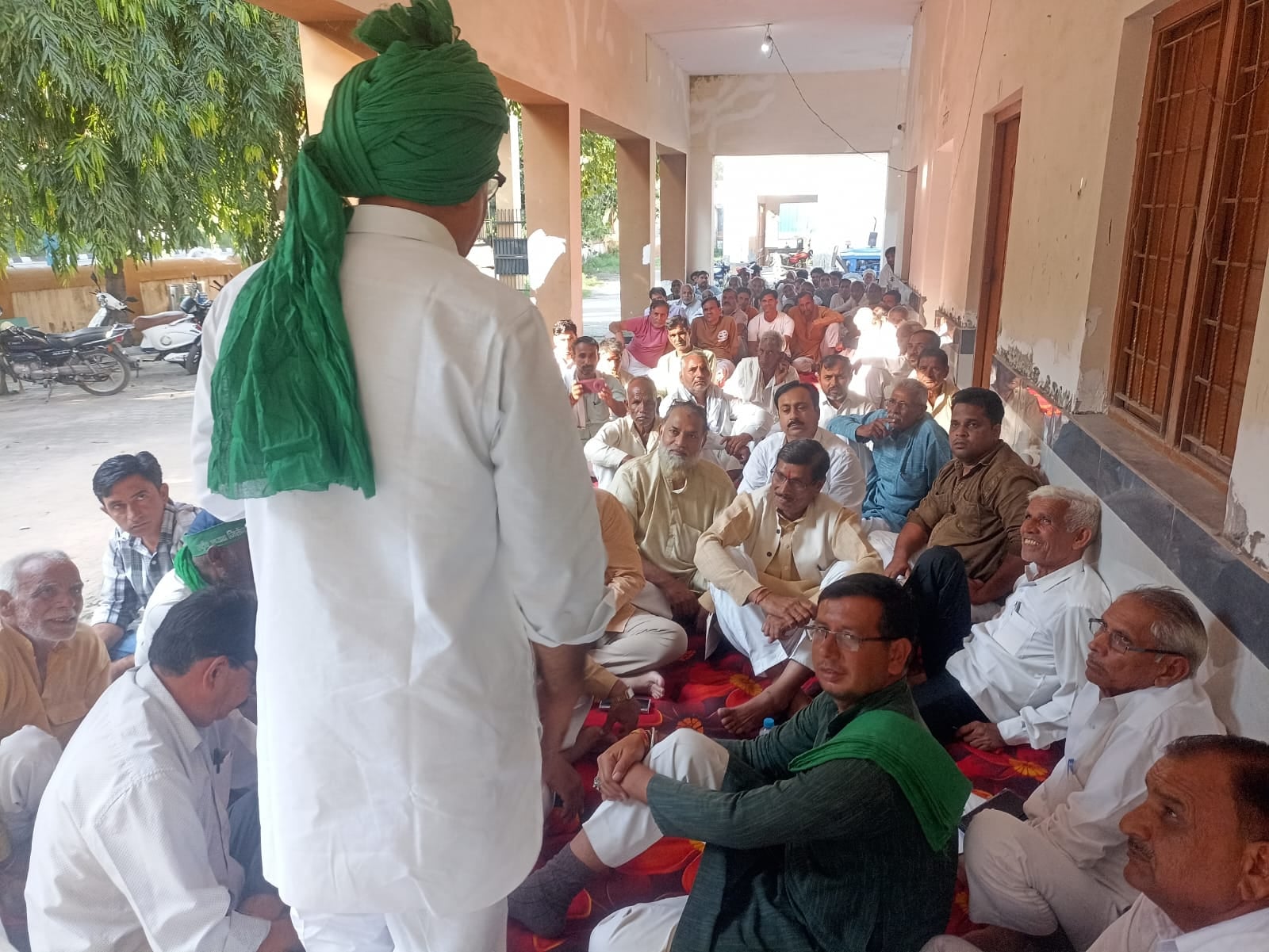 भारतीय किसान मजदूर मोर्चा अराजनैतिक के पदाधिकारियों ने 600 रुपये कुतंल गन्ने के भाव की मांग क भारतीय किसान मजदूर मोर्चा अराजनैतिक के पदाधिकारियों ने 600 रुपये कुतंल गन्ने के भाव की मांग क