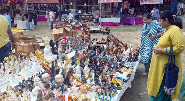 फरीदाबाद सूरजकुंड मेला परिसर में आयोजित आत्मनिर्भर भारत, स्वदेशी मेला’’ में नृत्य प्रस्तुत करते फरीदाबाद सूरजकुंड मेला परिसर में आयोजित आत्मनिर्भर भारत, स्वदेशी मेला’’ में नृत्य प्रस्तुत करते