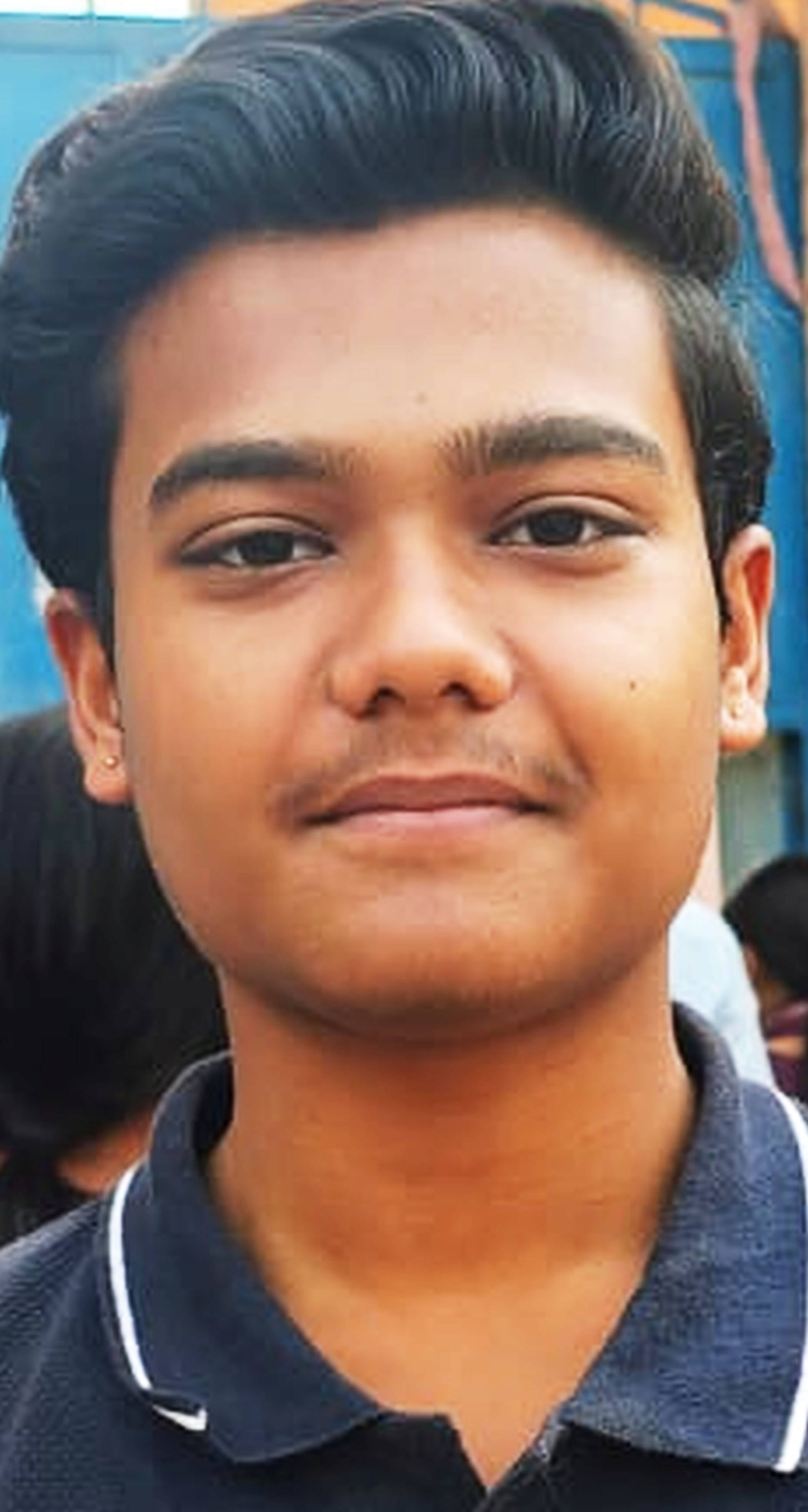 फोटो 28-बहुआ इंटर कालेज से परीक्षा देकर बाहर निकलते अभ्यार्थी। संवाद फोटो 28-बहुआ इंटर कालेज से परीक्षा देकर बाहर निकलते अभ्यार्थी। संवाद