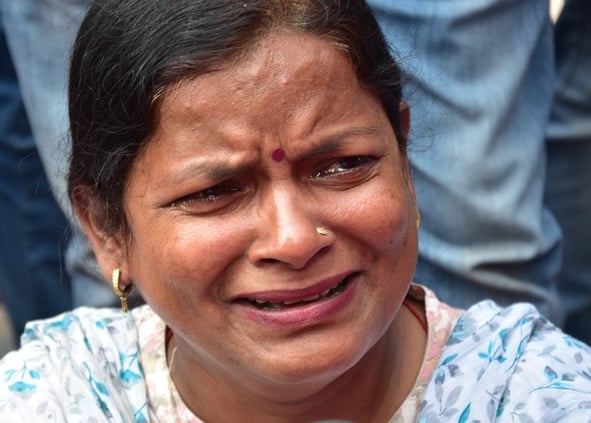 हाईकोर्ट के आदेश पर सौ अवैध चैंबर ढहाए, अधिवक्ताओं का हंगामा हाईकोर्ट के आदेश पर सौ अवैध चैंबर ढहाए, अधिवक्ताओं का हंगामा