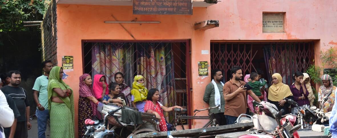 हाईकोर्ट के आदेश पर सौ अवैध चैंबर ढहाए, अधिवक्ताओं का हंगामा हाईकोर्ट के आदेश पर सौ अवैध चैंबर ढहाए, अधिवक्ताओं का हंगामा