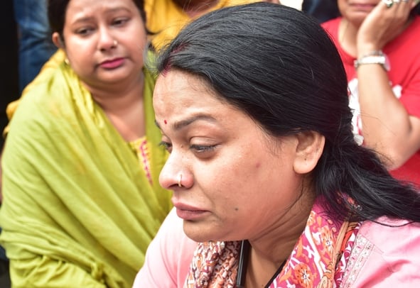 हाईकोर्ट के आदेश पर सौ अवैध चैंबर ढहाए, अधिवक्ताओं का हंगामा हाईकोर्ट के आदेश पर सौ अवैध चैंबर ढहाए, अधिवक्ताओं का हंगामा