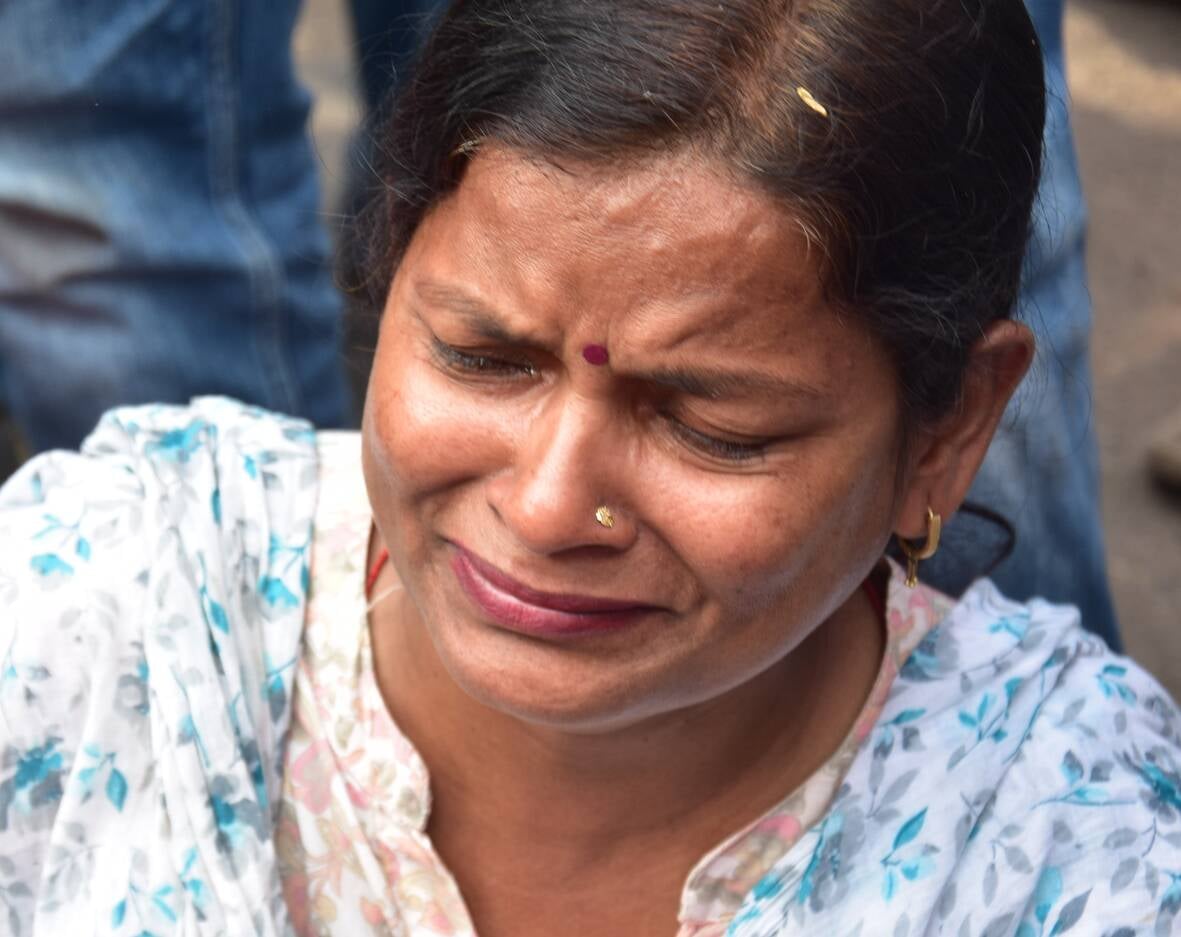 हाईकोर्ट के आदेश पर सौ अवैध चैंबर ढहाए, अधिवक्ताओं का हंगामा हाईकोर्ट के आदेश पर सौ अवैध चैंबर ढहाए, अधिवक्ताओं का हंगामा