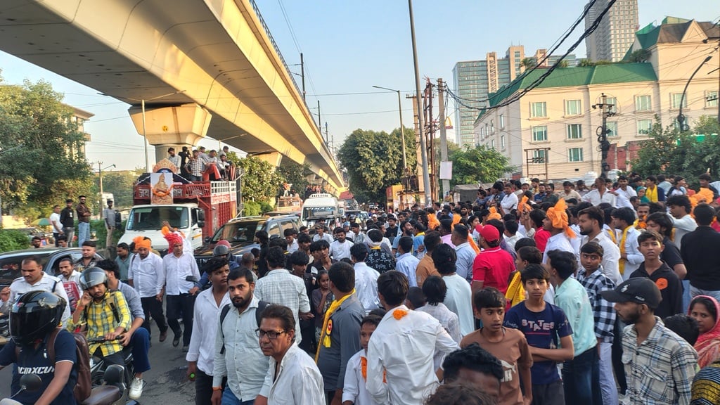 नोएडा समाजवादी पार्टी ने मनाई महर्षि वाल्मीकि जयंती मनाई गई थी. नोएडा समाजवादी पार्टी ने मनाई महर्षि वाल्मीकि जयंती मनाई गई थी.