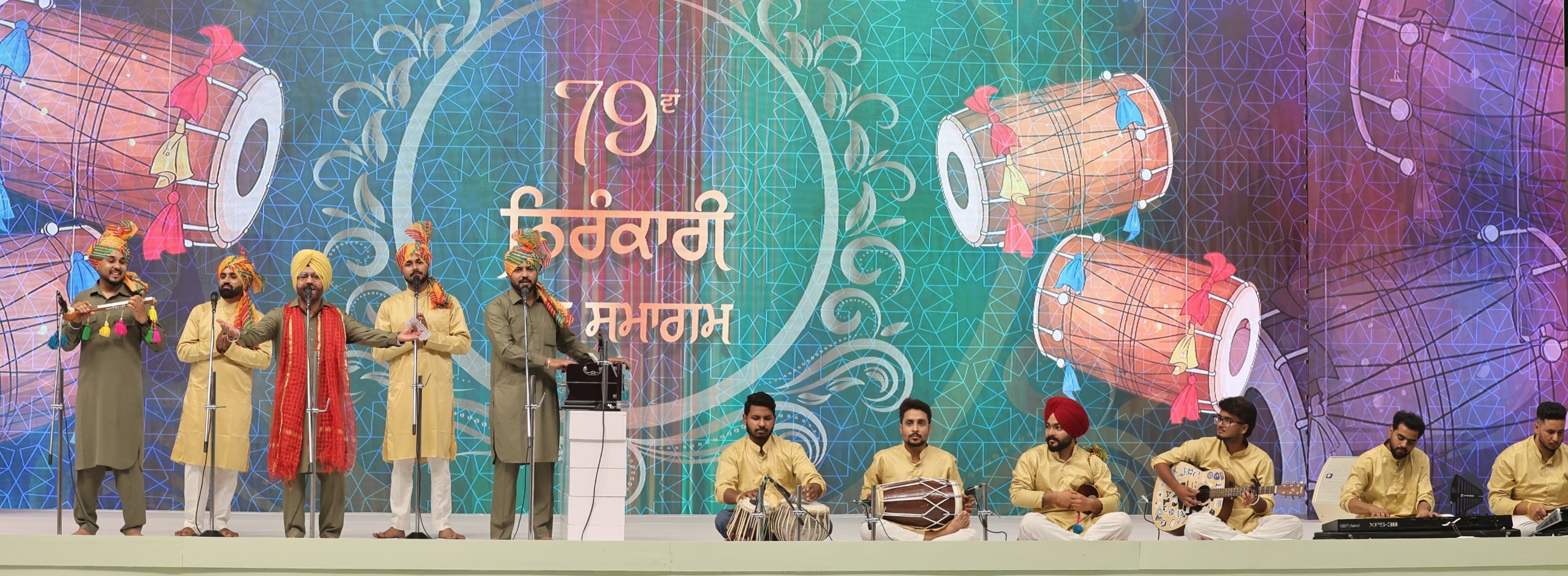 निरंकारी समागम में प्रदर्शनी का अवलोकन करते सतगुरु माता सुदीक्षा महाराज और राजपति रमित । संवाद निरंकारी समागम में प्रदर्शनी का अवलोकन करते सतगुरु माता सुदीक्षा महाराज और राजपति रमित । संवाद