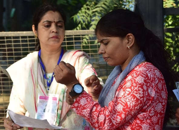 प्रारंभिक अहर्ता परीक्षा में शामिल हुए अभ्यर्थी। प्रारंभिक अहर्ता परीक्षा में शामिल हुए अभ्यर्थी।