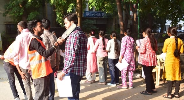 प्रारंभिक अहर्ता परीक्षा में शामिल हुए अभ्यर्थी। प्रारंभिक अहर्ता परीक्षा में शामिल हुए अभ्यर्थी।