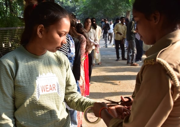 प्रारंभिक अहर्ता परीक्षा में शामिल हुए अभ्यर्थी। प्रारंभिक अहर्ता परीक्षा में शामिल हुए अभ्यर्थी।