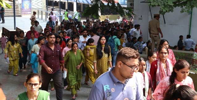 प्रारंभिक अहर्ता परीक्षा में शामिल हुए अभ्यर्थी। प्रारंभिक अहर्ता परीक्षा में शामिल हुए अभ्यर्थी।