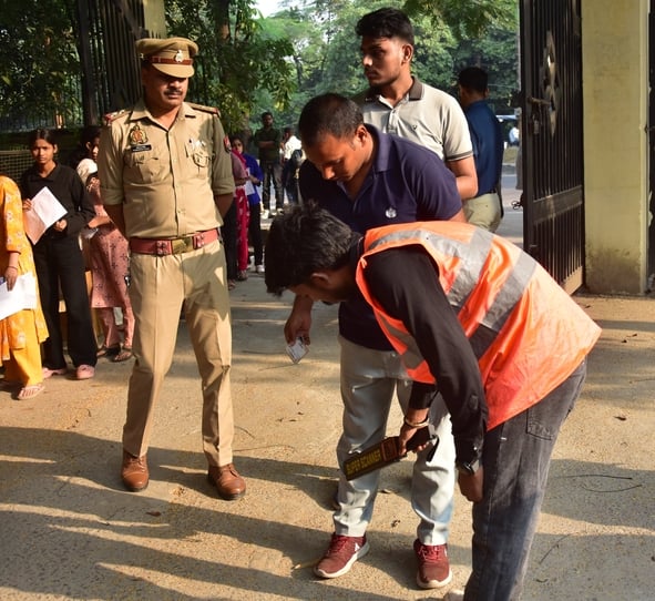 प्रारंभिक अहर्ता परीक्षा में शामिल हुए अभ्यर्थी। प्रारंभिक अहर्ता परीक्षा में शामिल हुए अभ्यर्थी।