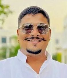 अखिलेश यादव से मिलते पूर्व विधायक सिनोद शाक्य, कुशाग्र सागर और केसी शाक्य। स्रोत पार्टी अखिलेश यादव से मिलते पूर्व विधायक सिनोद शाक्य, कुशाग्र सागर और केसी शाक्य। स्रोत पार्टी