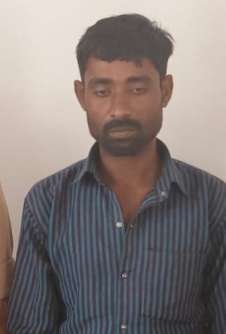 बंडा थाना पुलिस की गिरफ्त में तीन मादक पदार्थ तस्कर हरिओम, शिवांशु और अंकित। स्रोत: पुलिस बंडा थाना पुलिस की गिरफ्त में तीन मादक पदार्थ तस्कर हरिओम, शिवांशु और अंकित। स्रोत: पुलिस