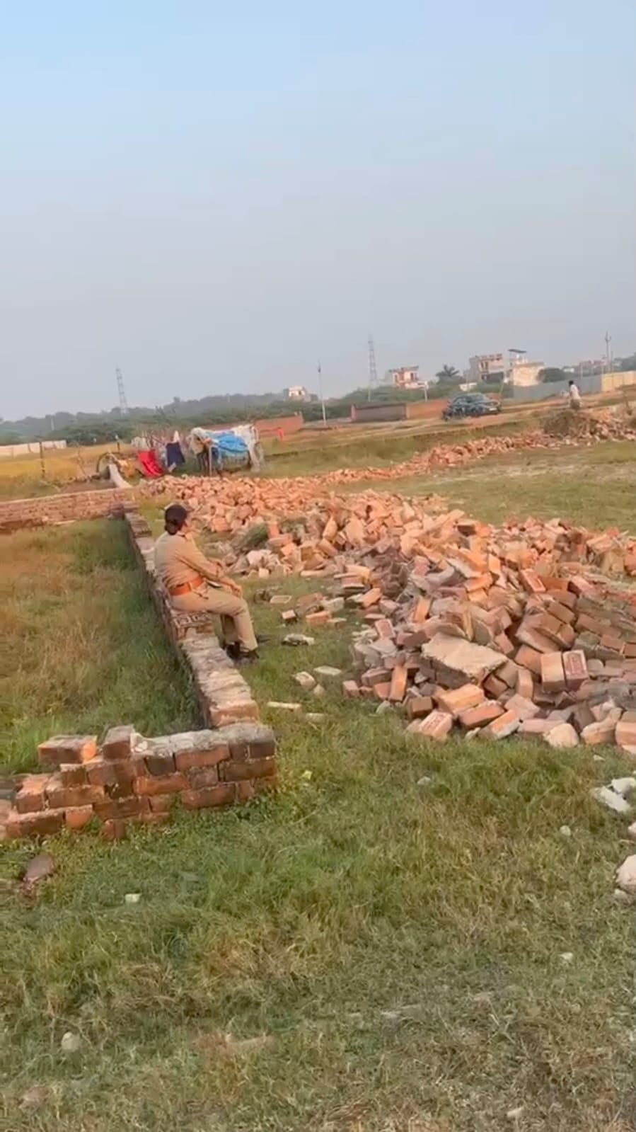 एनबीआरआई की 15 करोड़ की जमीन से हटाया कब्जा।