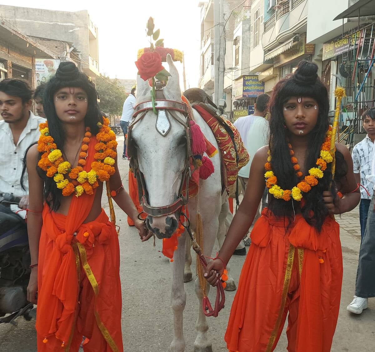 फोटो 6 नरवाना। भगवान वाल्मीकि यात्रा में जाती हुई झांकिया। संवाद फोटो 6 नरवाना। भगवान वाल्मीकि यात्रा में जाती हुई झांकिया। संवाद