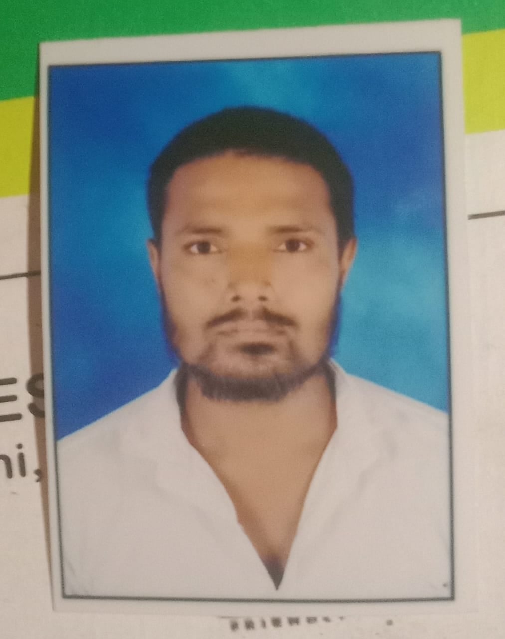 नैनी। औद्योगिक क्षेत्र थाना के लवायन में युवक के हत्या की सूचना पर शव की तलाश करती पुलिस व फारे
