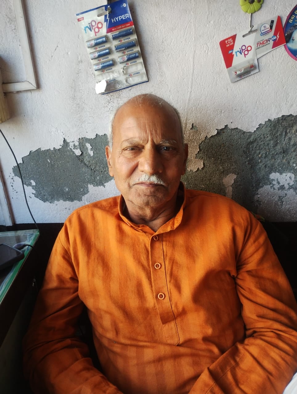 परनेश निवासी, टिक्कर