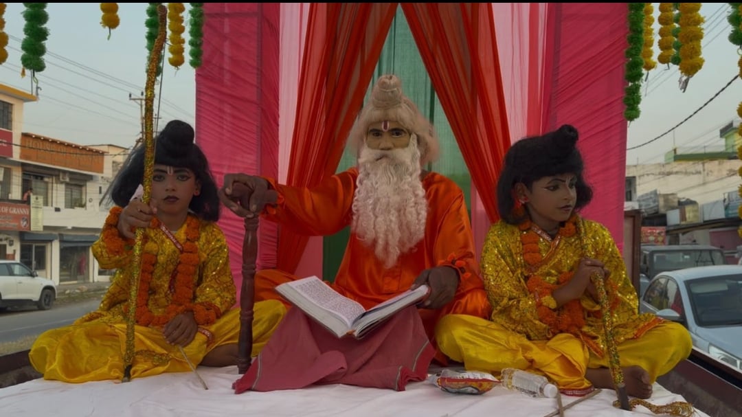 पांवटा साहिब मुख्य बाजार में वाल्मीकि जयंती पर शोभायात्रा निकालते श्रद्धालु। संवाद