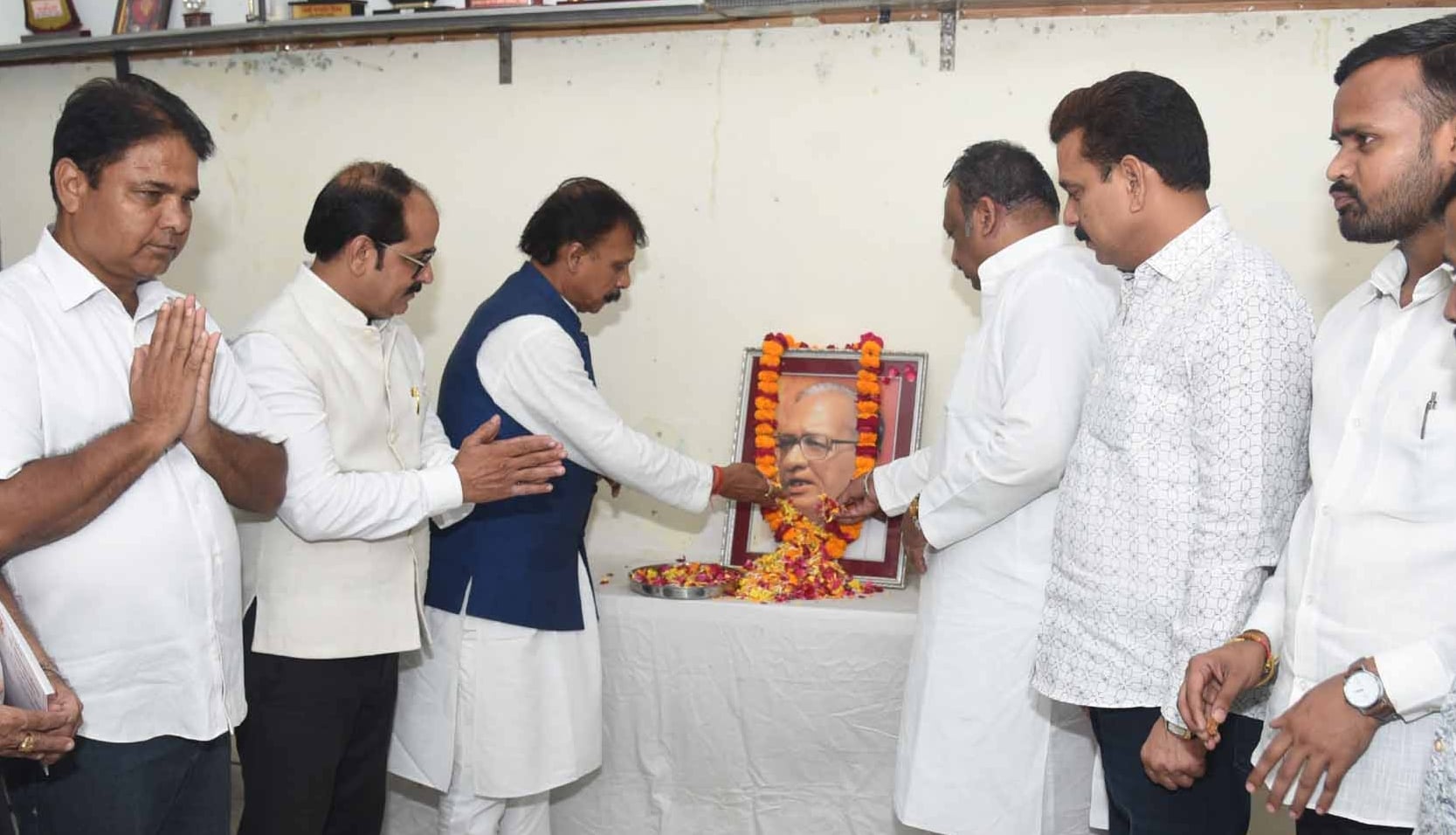 राम प्रकाश गुप्त की जयंती पर श्रद्धांजलि अर्पित करते अखिल भारतीय उद्योग व्यापार मंडल के राष्ट्र