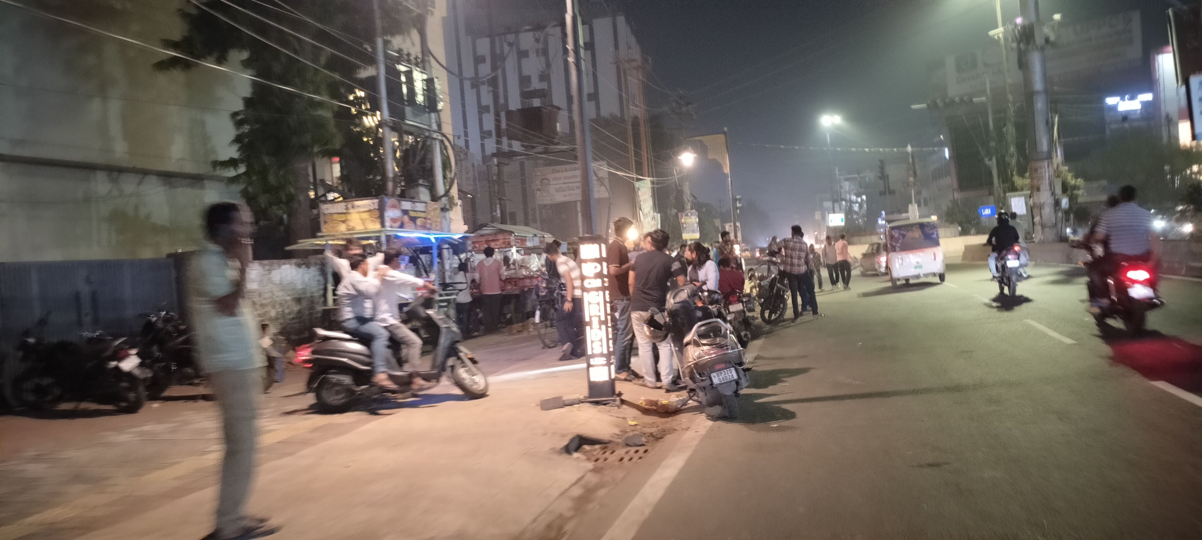 सीएम ग्रिड की सड़कों पर कब्जे। सीएम ग्रिड की सड़कों पर कब्जे।