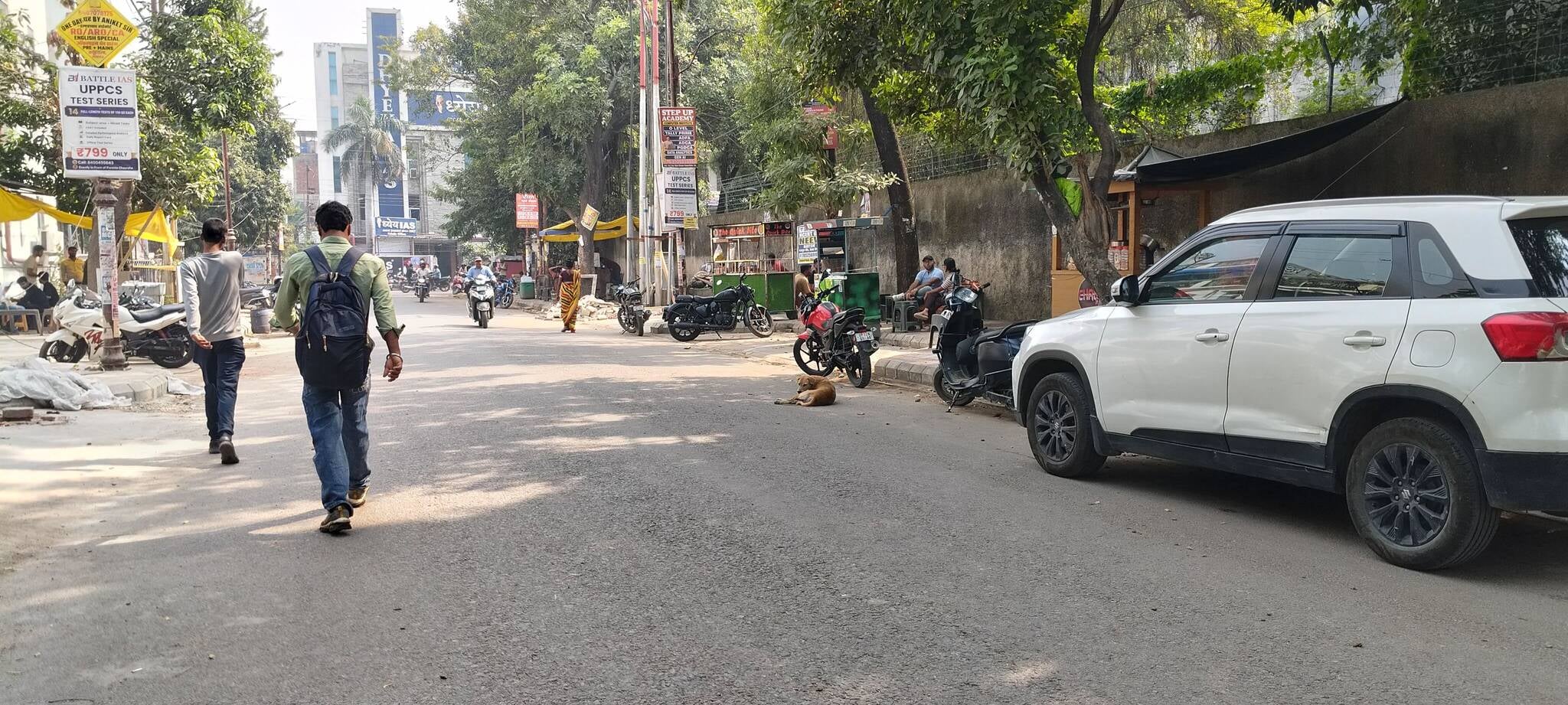 सीएम ग्रिड की सड़कों पर कब्जे। सीएम ग्रिड की सड़कों पर कब्जे।