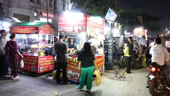 सीएम ग्रिड की सड़कों पर कब्जे। सीएम ग्रिड की सड़कों पर कब्जे।