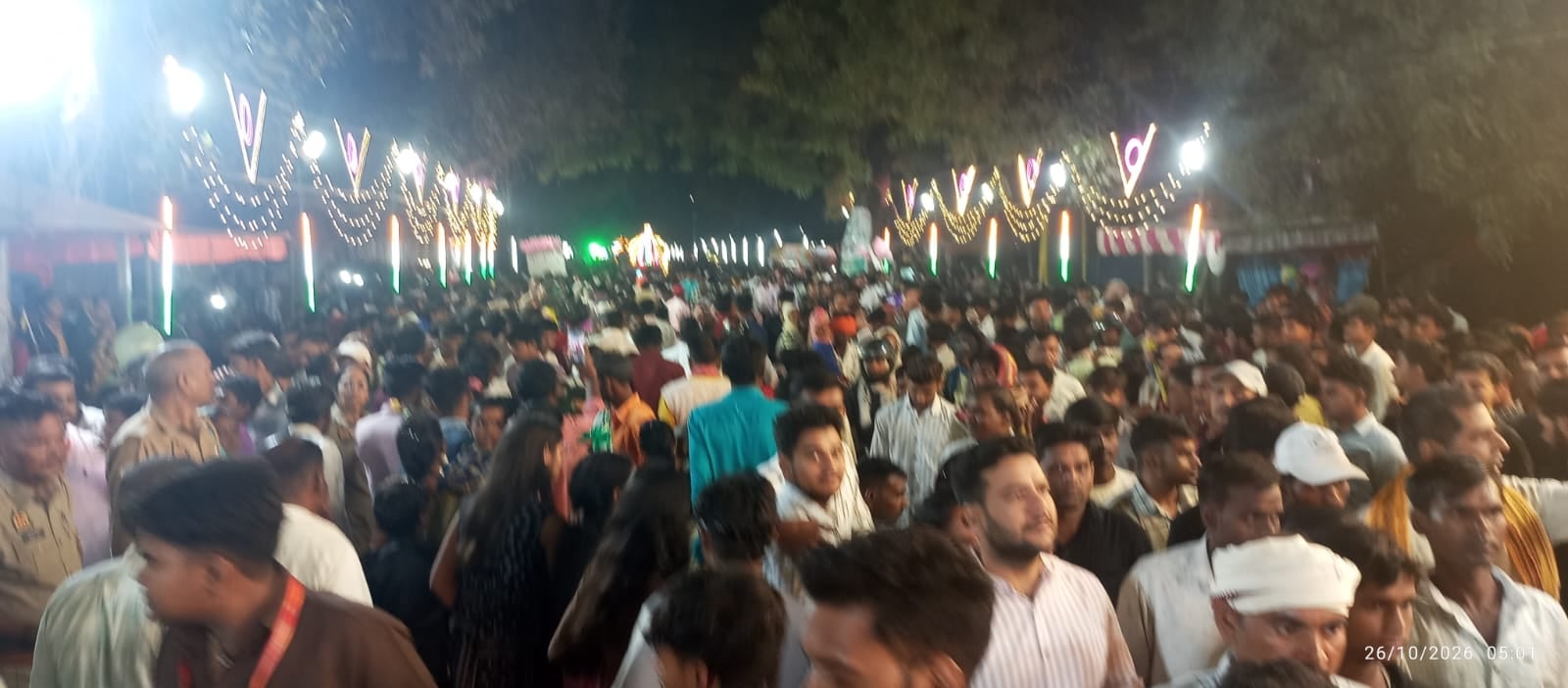 तिलठी में भरत मिलाप में राम-दरबार की झांकी।- सोशल मीडिया।