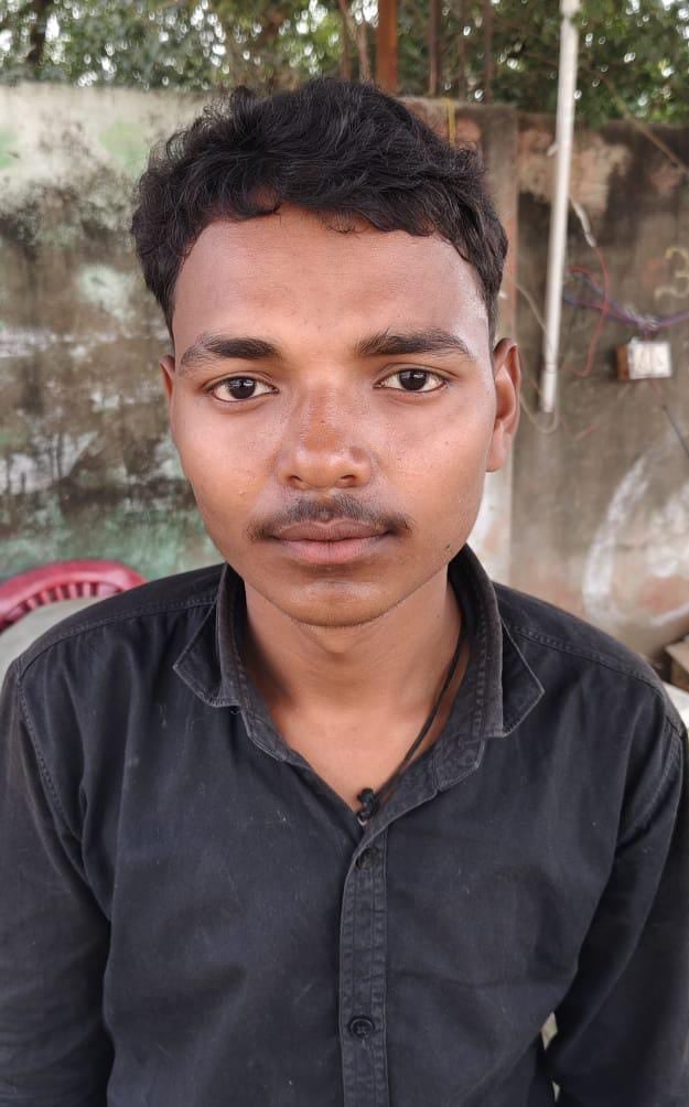 बदहाल पड़ी नवीन प्राथमिक स्वास्थ्य केंद्र जाने का प्रमुख मार्ग। संवाद बदहाल पड़ी नवीन प्राथमिक स्वास्थ्य केंद्र जाने का प्रमुख मार्ग। संवाद