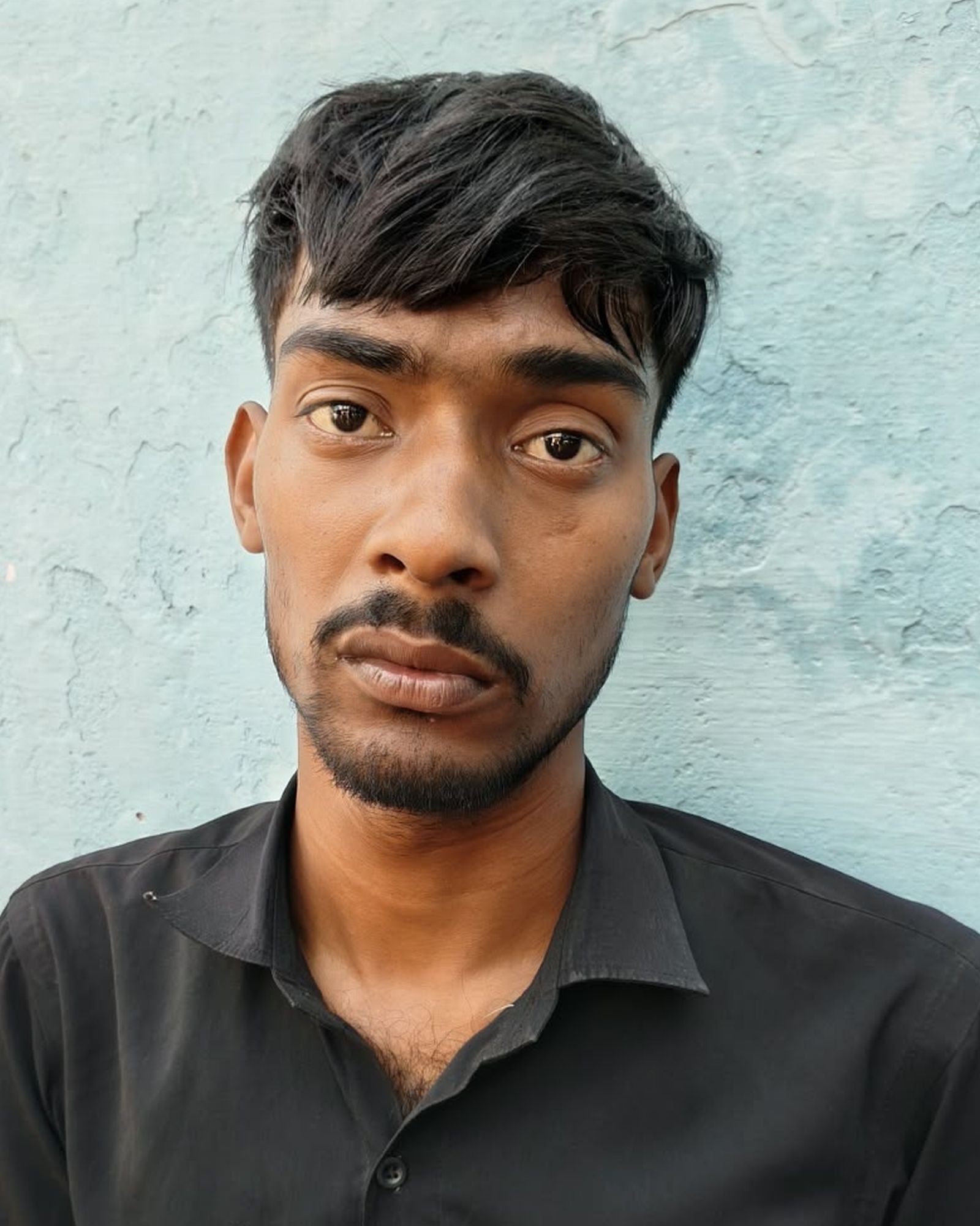 बदायूं शहर के सिविल लाइंस के मीरा सराय में विवाहिता का शव मिलने के बाद मोहल्ले में जमा भीड़। सं बदायूं शहर के सिविल लाइंस के मीरा सराय में विवाहिता का शव मिलने के बाद मोहल्ले में जमा भीड़। सं