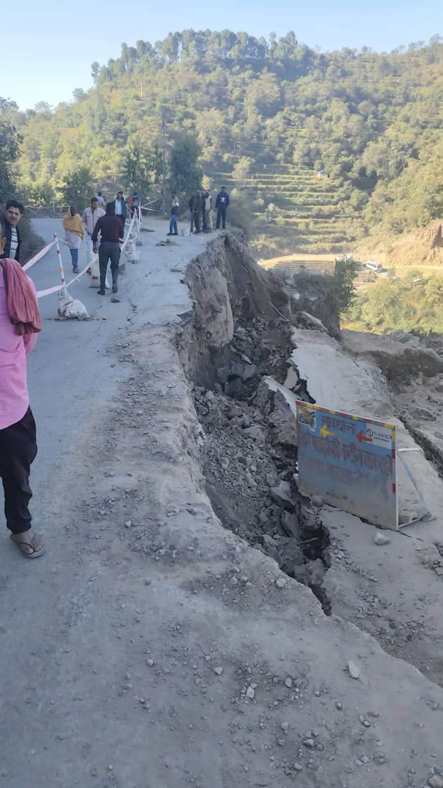 एनएच-205 पर बहाल हुआ यातायात। स्रोत: जागरूक पाठक एनएच-205 पर बहाल हुआ यातायात। स्रोत: जागरूक पाठक