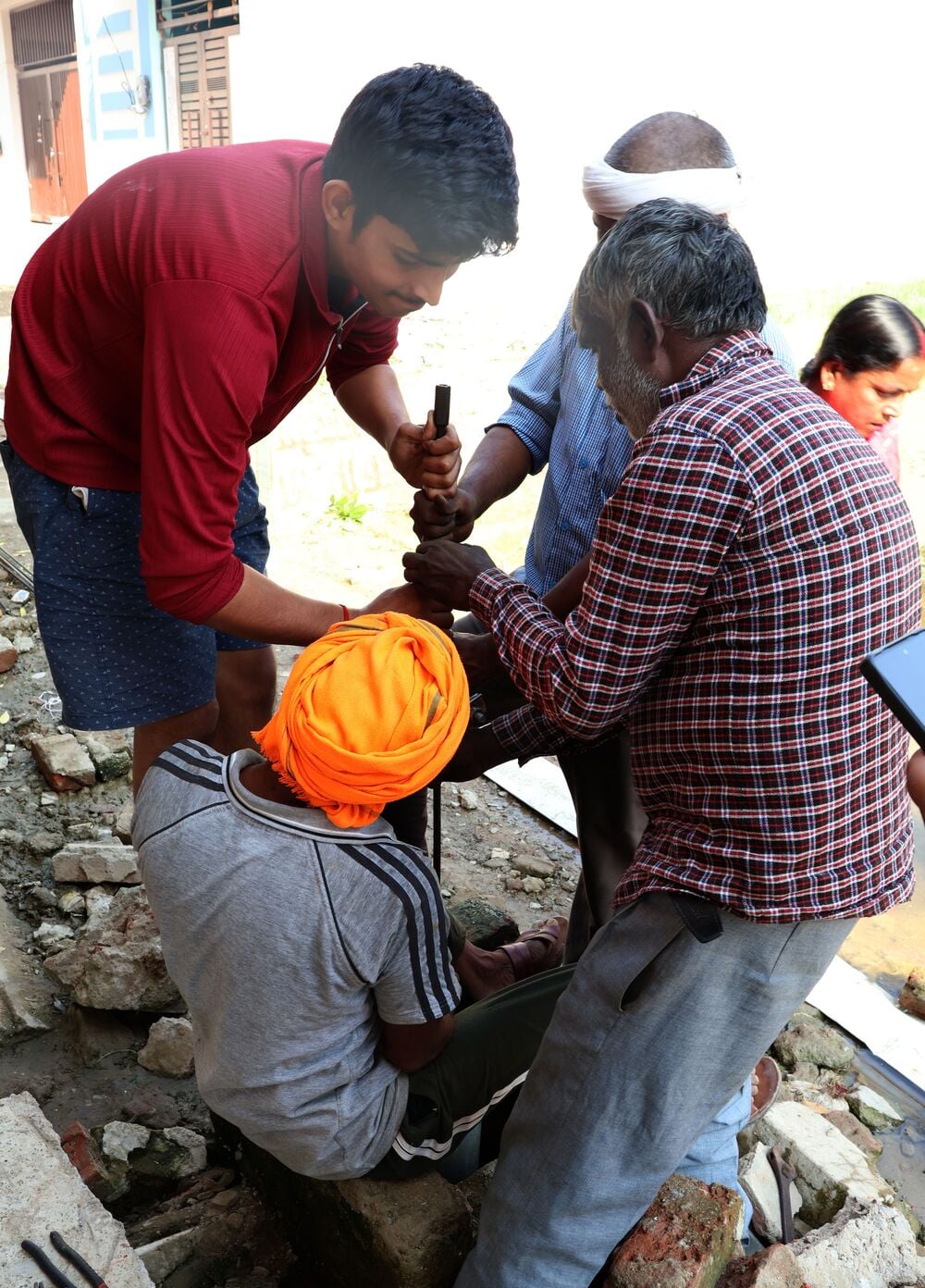 फैजुल्लागंज की भार्गव कॉलोनी में बाढ़ से परेशानी।