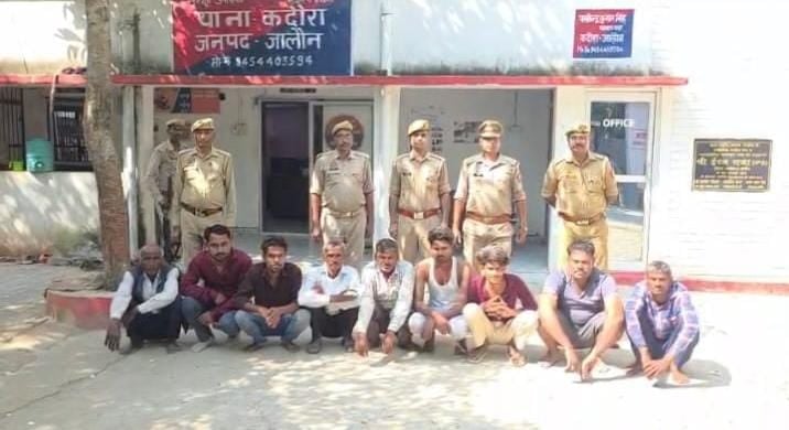 फोटो - 10 ट्राली में रखे डीजे के साउंड, यहीं से हो रहा था नृत्य। संवाद फोटो - 10 ट्राली में रखे डीजे के साउंड, यहीं से हो रहा था नृत्य। संवाद