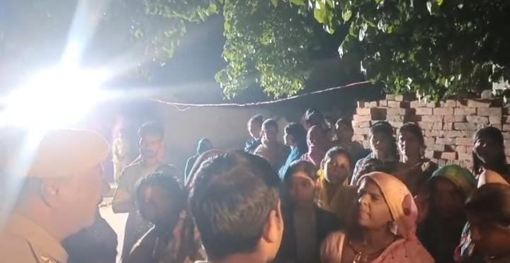 फोटो - 10 ट्राली में रखे डीजे के साउंड, यहीं से हो रहा था नृत्य। संवाद फोटो - 10 ट्राली में रखे डीजे के साउंड, यहीं से हो रहा था नृत्य। संवाद