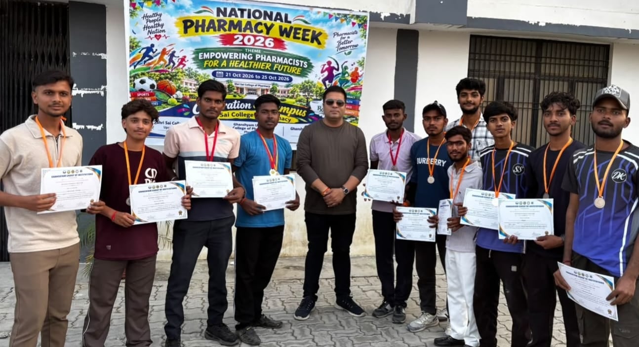 फोटो परिचय। कसैयावर हंडिया के दंगल में जोर आजमाइश करते पहलवान फोटो परिचय। कसैयावर हंडिया के दंगल में जोर आजमाइश करते पहलवान