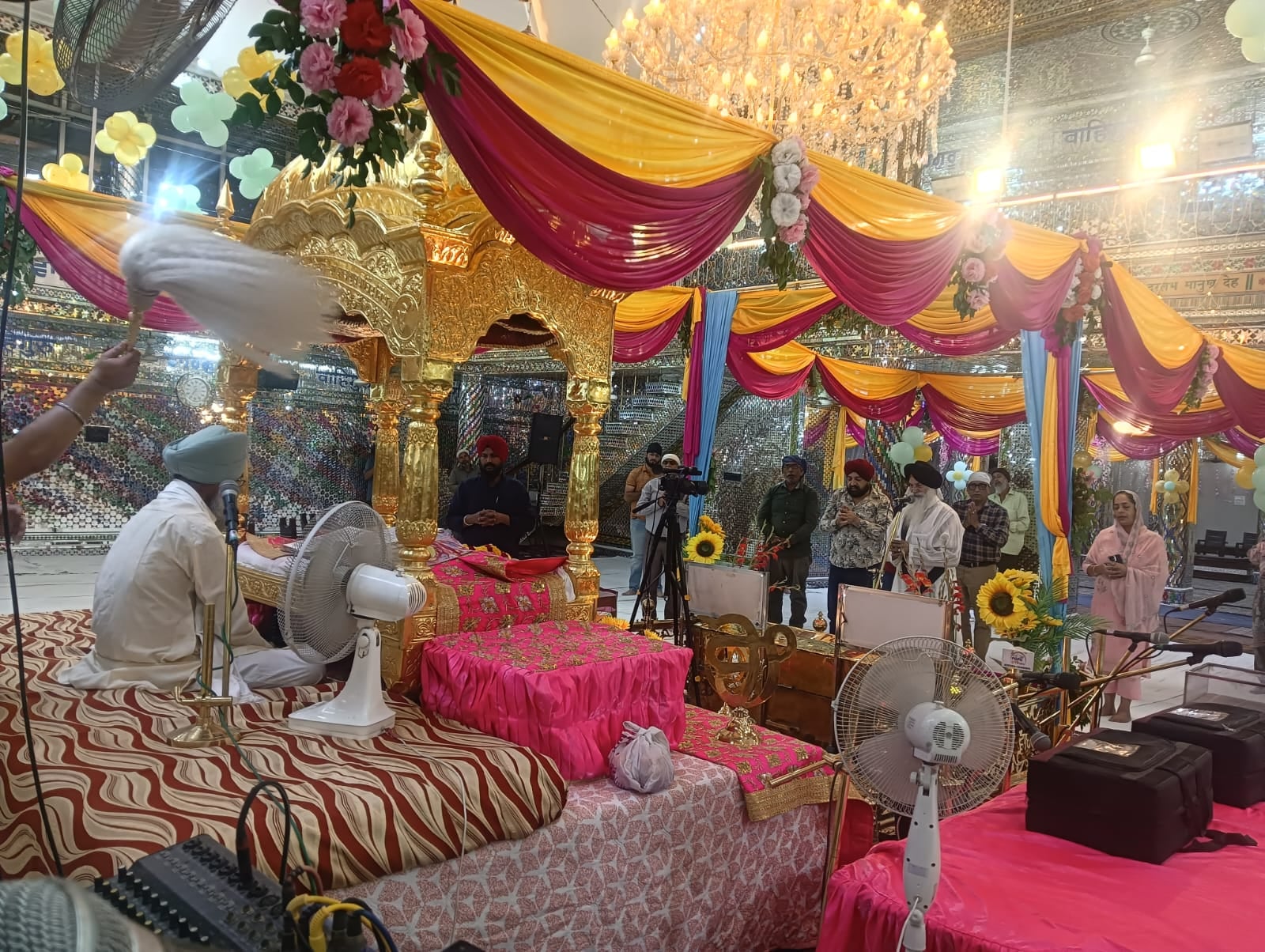 गुरुद्वारा श्री गुरु तेग बहादुर साहिब यहियागंज में श्री गुरु रामदास जी के प्रकाश पर्व पर विशेष 