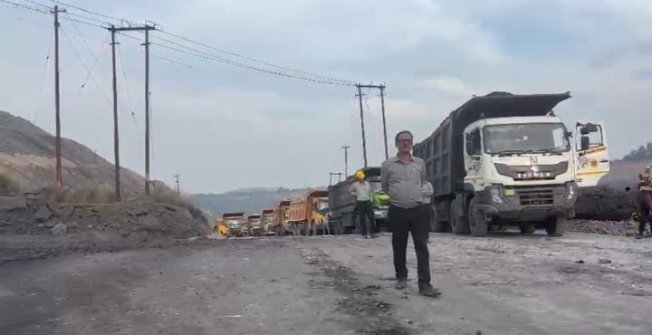 जिला पंचायत पूर्व उपाध्यक्ष अजय जायसवाल,नेता प्रतिपक्ष मधुसूदन दास सहित अन्य कांग्रेस नेताओं पर