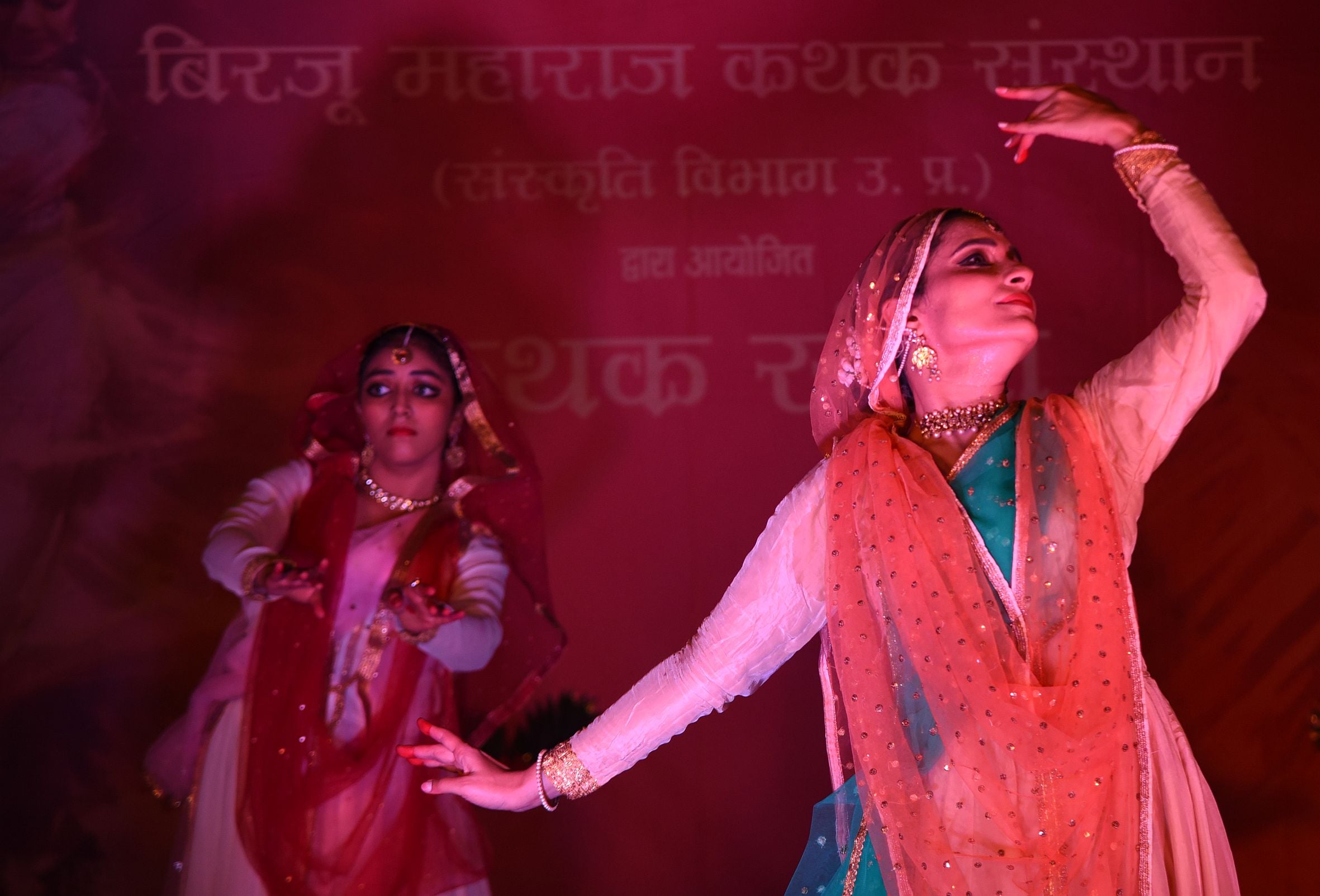 कैसरबाग स्थित राय उमानाथ बलि प्रेक्षागृह में बिरजू महाराज कथक संस्थान व संस्कृति विभाग उत्तर प कैसरबाग स्थित राय उमानाथ बलि प्रेक्षागृह में बिरजू महाराज कथक संस्थान व संस्कृति विभाग उत्तर प