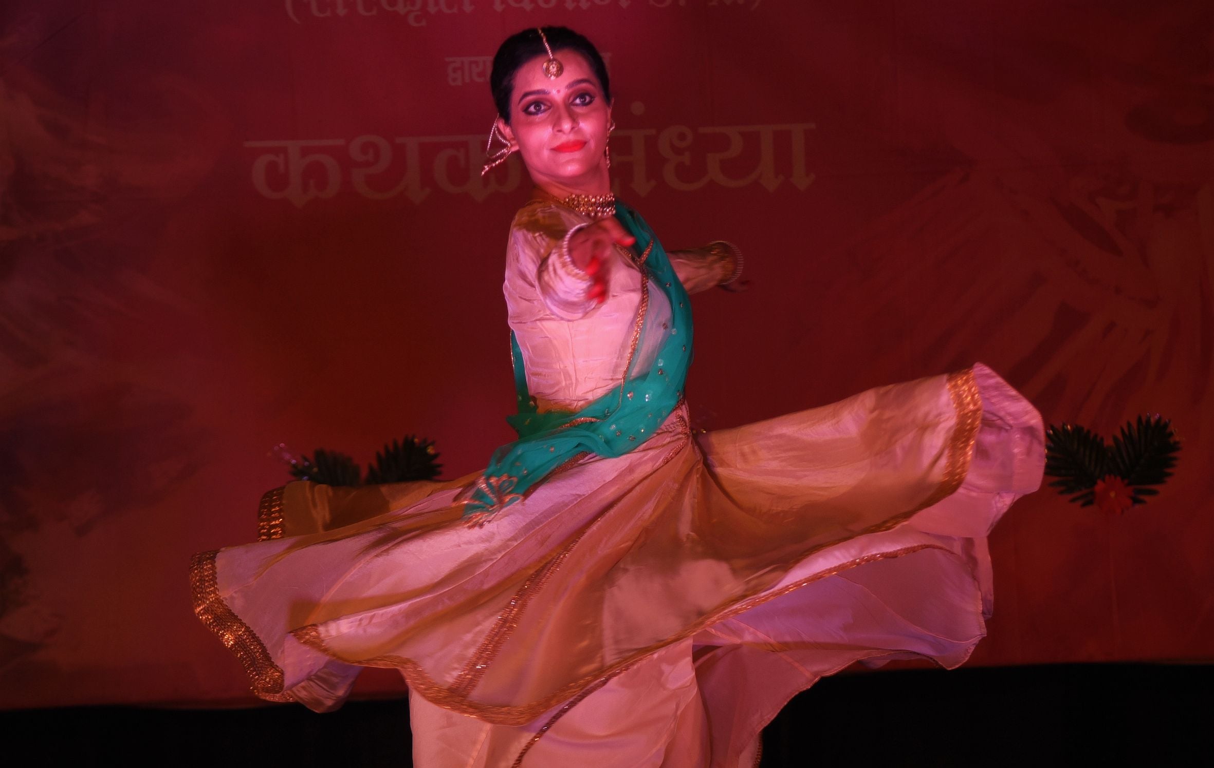 कैसरबाग स्थित राय उमानाथ बलि प्रेक्षागृह में बिरजू महाराज कथक संस्थान व संस्कृति विभाग उत्तर प कैसरबाग स्थित राय उमानाथ बलि प्रेक्षागृह में बिरजू महाराज कथक संस्थान व संस्कृति विभाग उत्तर प