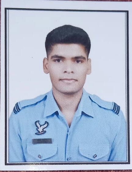 Shashank dipromosikan ke pangkat Letnan Penerbangan