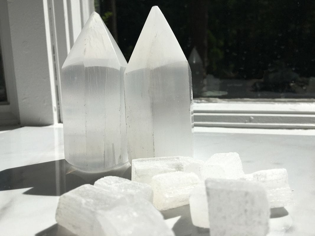 Placing selenite stones