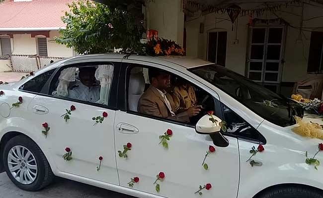 collector akola drives chauffeur to work on retirement day as farewell gift 