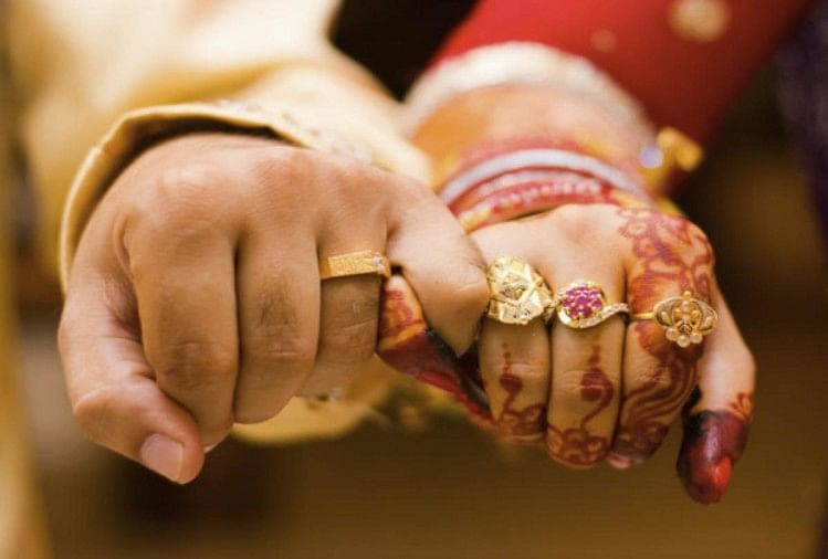 Marriage Rituals In Different Country - कहीं मुंह काला कर तो कहीं किडनैप  करके निभाई जाती हैं शादी की रस्में, Omg Photo Gallery- Firkee