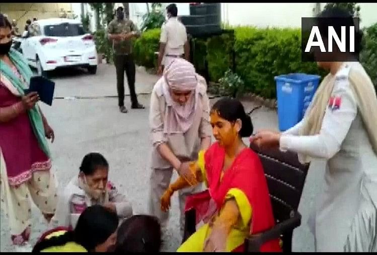 Rajasthan woman constable did not get leave for marriage occasion due to this her Haldi ceremony held at police station