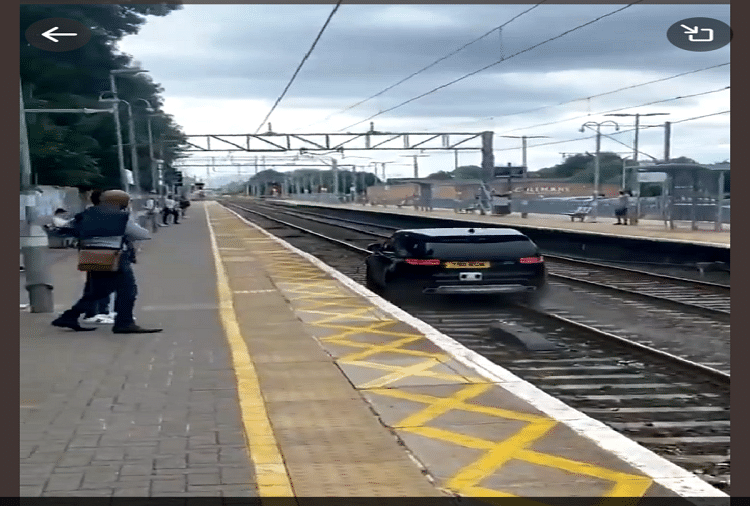 When the thief ran the car on the railway track to escape from the police watch viral video