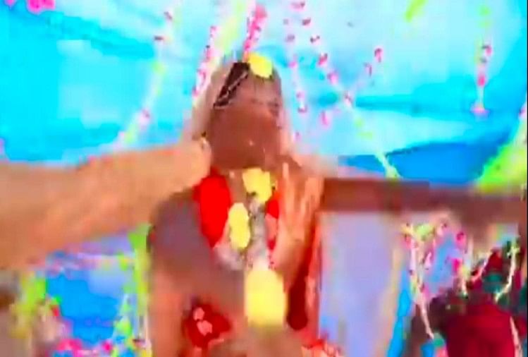viral wedding video groom slapped on brides face  video goes viral on social media
