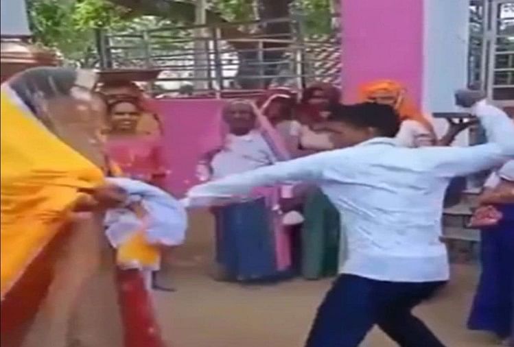 devar beaten to bhabhi during wedding rituals video goes viral social media