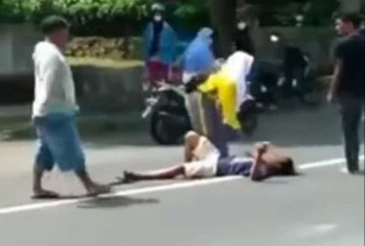 boyfriend created a ruckus of the road after fight with girlfriend video goes viral on social media