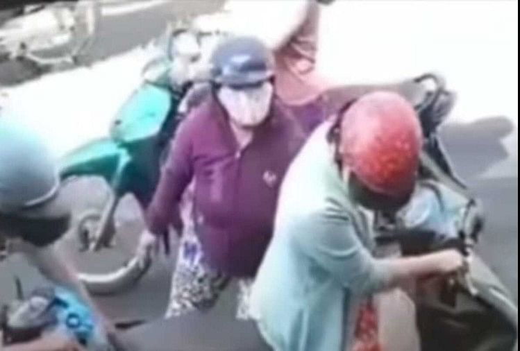 thieves trapped the woman driving the scooty then stole People surprised after watching the CCTV footage