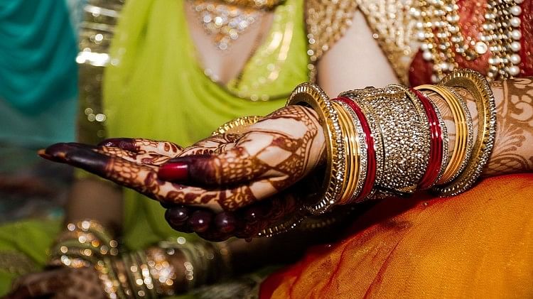 know why this Unique Division of Husband happened with the consent of two wives